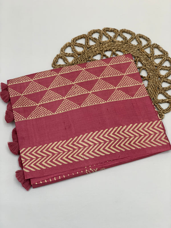 Timeless Grace In This Onion-Pink Tussore Printed Saree