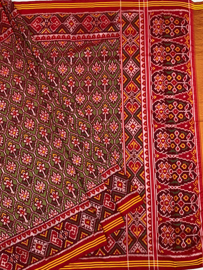 Regal Crimson & Forest Green Patola Saree – Traditional Phulwari Ikat