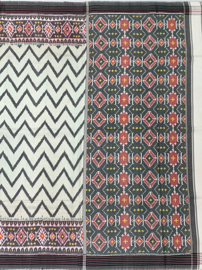 Exquisite Handloom Patola Saree – Monochrome Chevron & Geometric Ikat