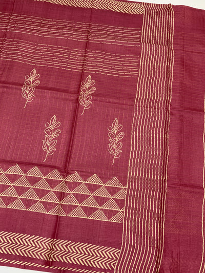 Timeless Grace In This Onion-Pink Tussore Printed Saree