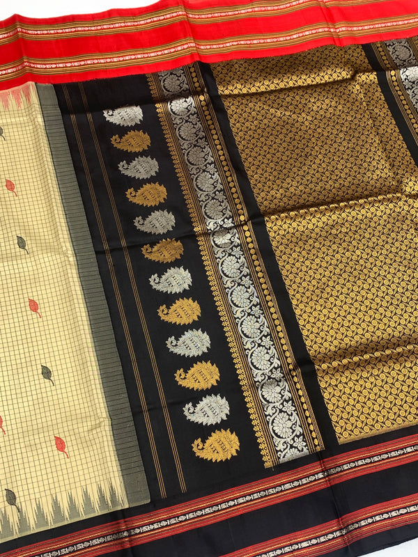 Gadwal Pattu Saree Beige In Colour