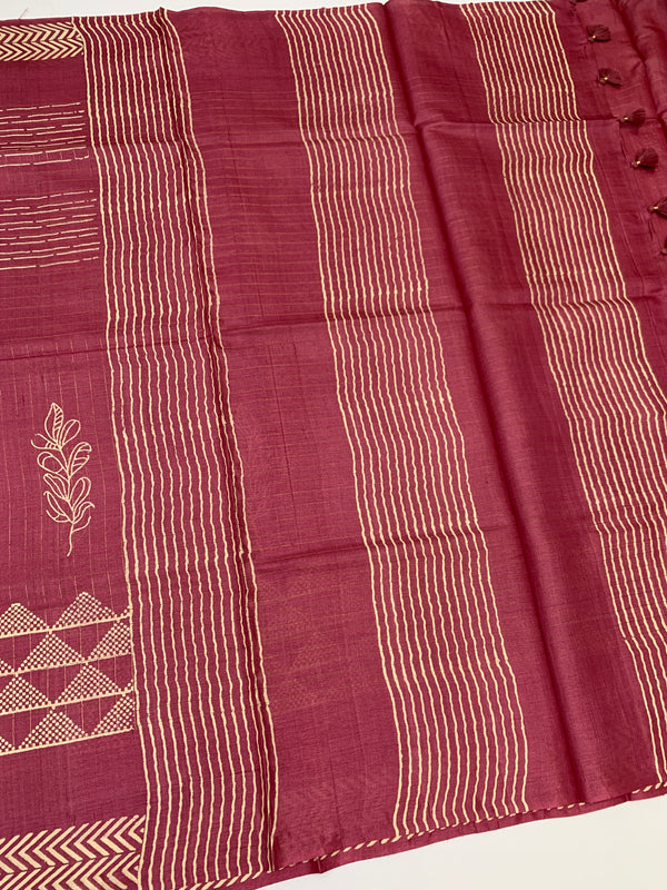 Timeless Grace In This Onion-Pink Tussore Printed Saree