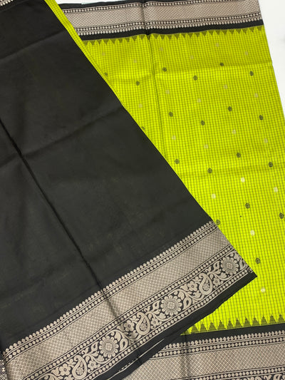 Gadwal Pattu Saree Green In Colour