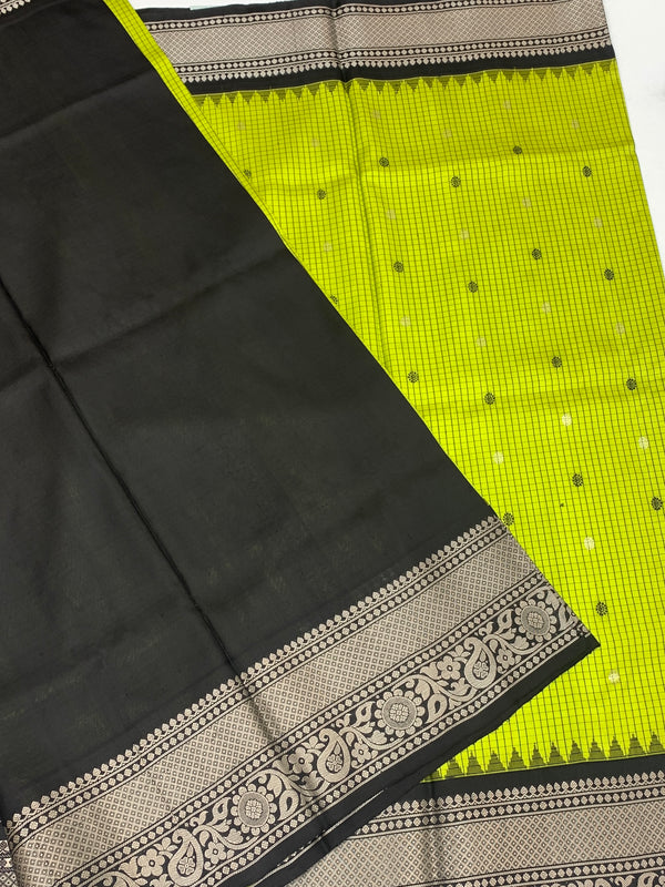 Gadwal Pattu Saree Green In Colour