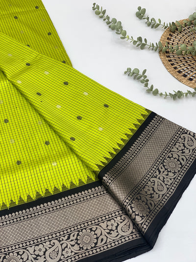 Gadwal Pattu Saree Green In Colour