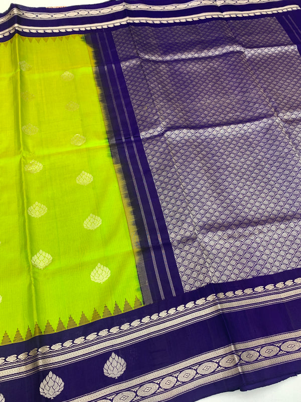 Gadwal Pattu Saree Green In Colour