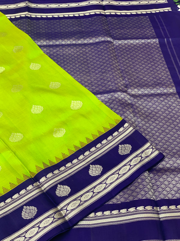 Gadwal Pattu Saree Green In Colour