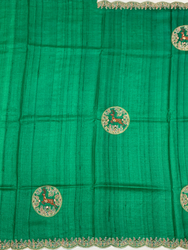 Emerald Green Tussore Silk Saree with Circular Deer Medallions & Scalloped Border