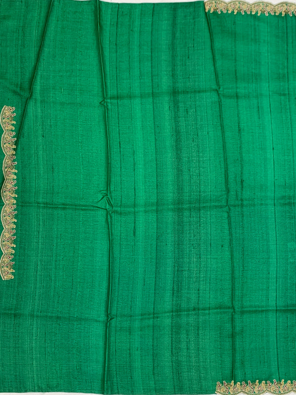 Emerald Green Tussore Silk Saree with Circular Deer Medallions & Scalloped Border
